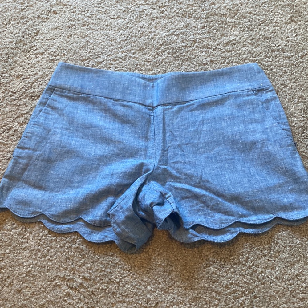 Scalloped Chambray LOFT shorts - 00